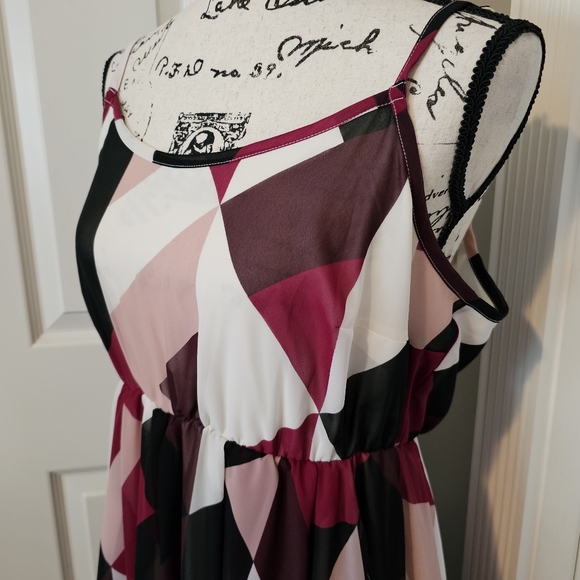 Torrid Geometric Print Chiffon Dress - Picture 4 of 7